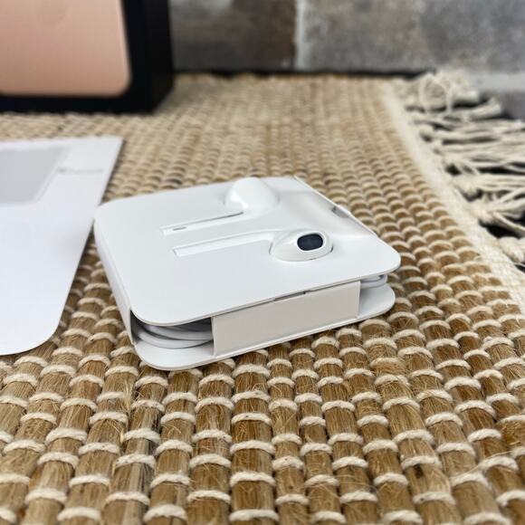 Apple Earpods & BOX ONLY for Apple iPhone 11 Pro Max 512GB Gold (Rose) - Picture 7 of 10